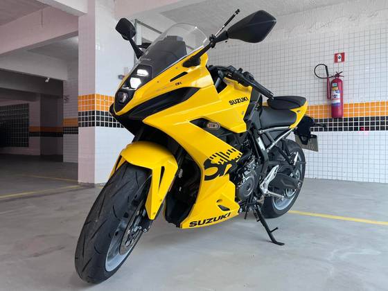 SUZUKI GSX-8R SUZUKI GSX-8R